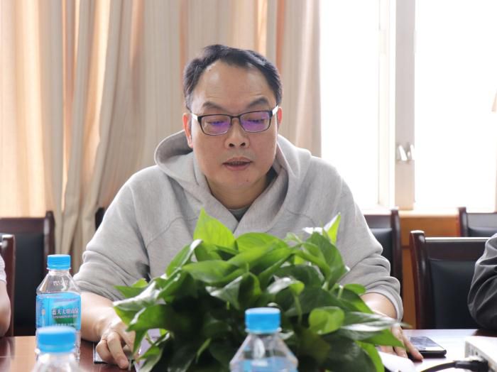 6周兴耀出席并讲话。谭倩文 摄_700x524.jpg