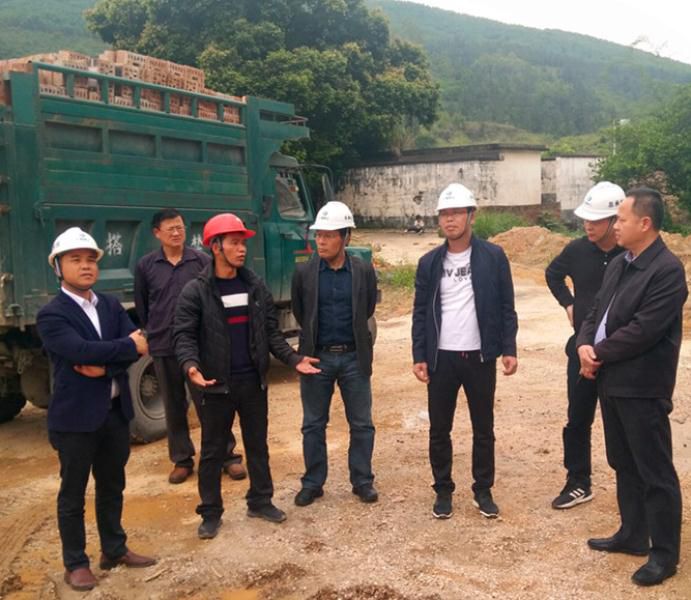 1.实地查抄。许传波 摄_副本700.jpg