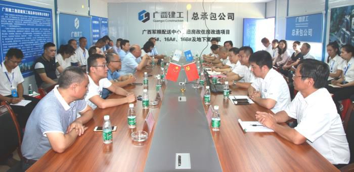 1.1座谈会现场。邓灿滨 摄700.JPG