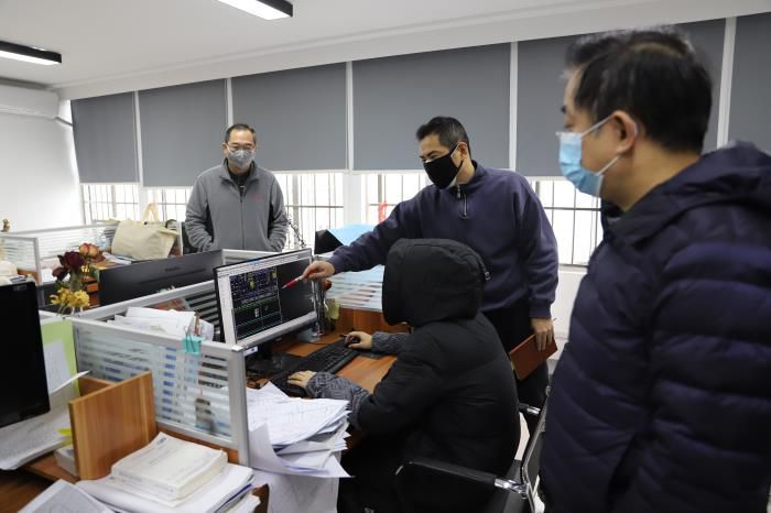 3.1钻研会商设计规划。林成斌 摄700.JPG