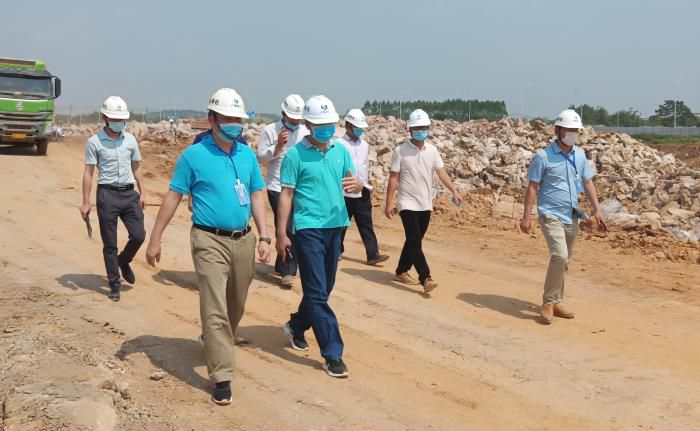 7.1查抄现场。陈其毅 摄700.jpg