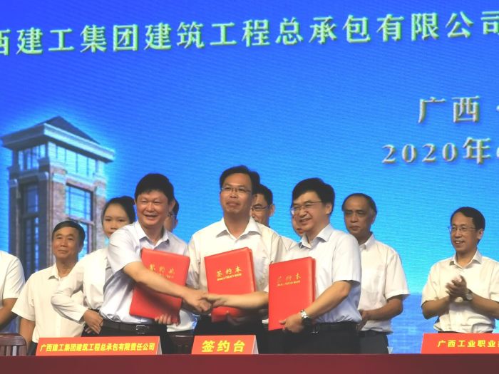 签约现场。 王瑾贞 摄.jpg