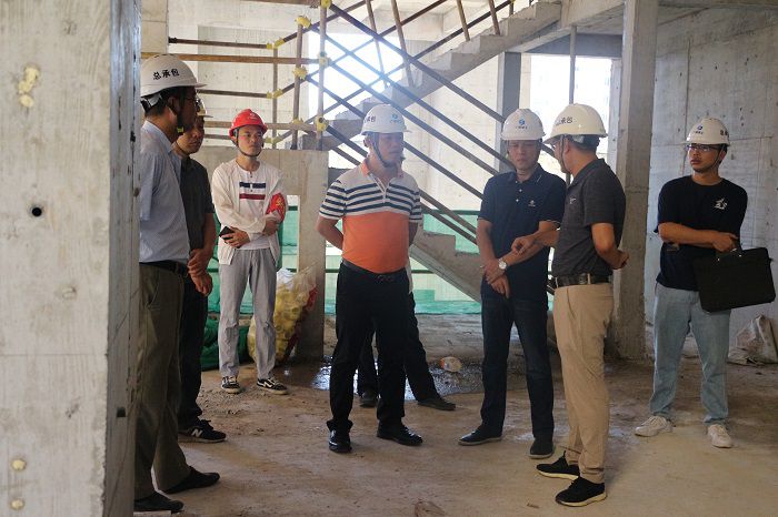 现场查抄。张钊林 摄.JPG