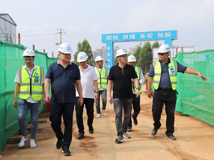 查抄现场。侯健杰 摄 (3).JPG