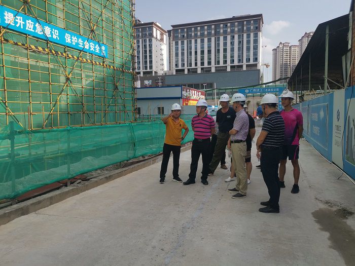 查抄现场。谭凯文 摄.jpg