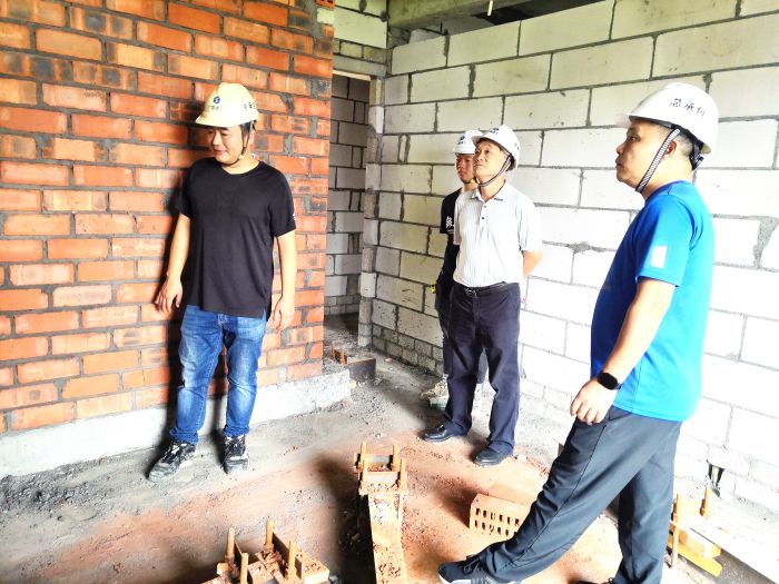 40砌砖查抄。罗成 摄.jpg