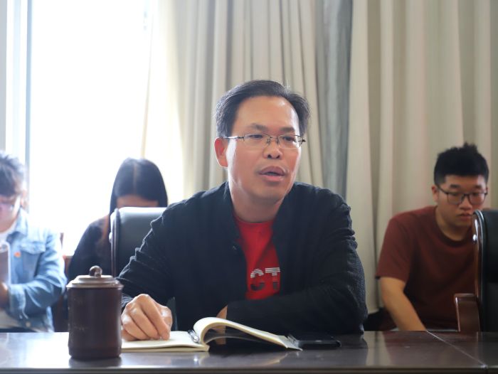 陈祖训作讲话。谭龙 摄.jpg