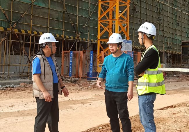 13深刻现场查看。林子薇 摄.jpg