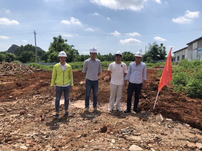 3 创优夺杯前锋队在项目现场。卢美宇 摄.jpg