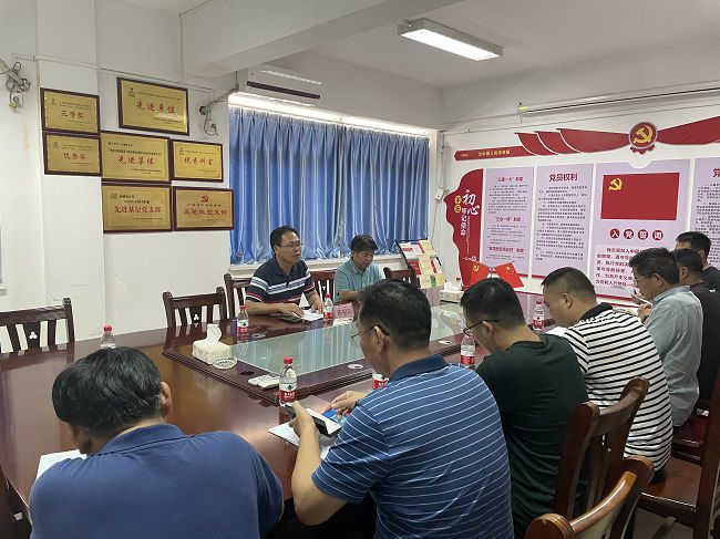 调研会现场。容芝雅 摄（建图）.jpg