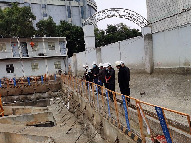 查抄现场。莫光富 摄（建图）.jpg