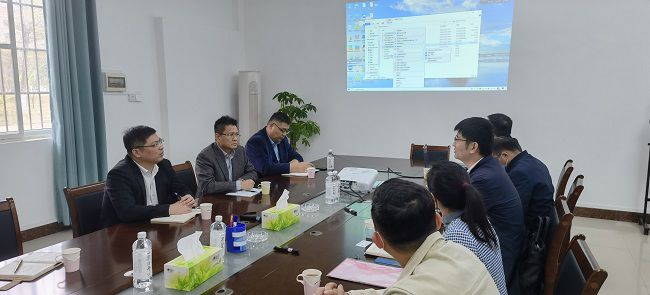 扶绥洽谈现场。刘华 摄（建图）.jpg