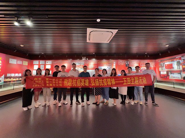 合影留想；畦￡ 摄（建图）.jpg