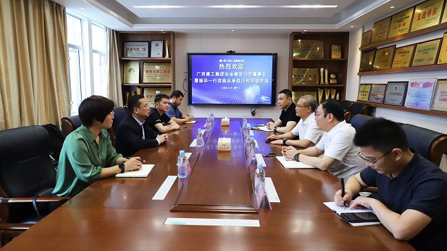 互换会现场。郑诗宝 摄（建）.jpg