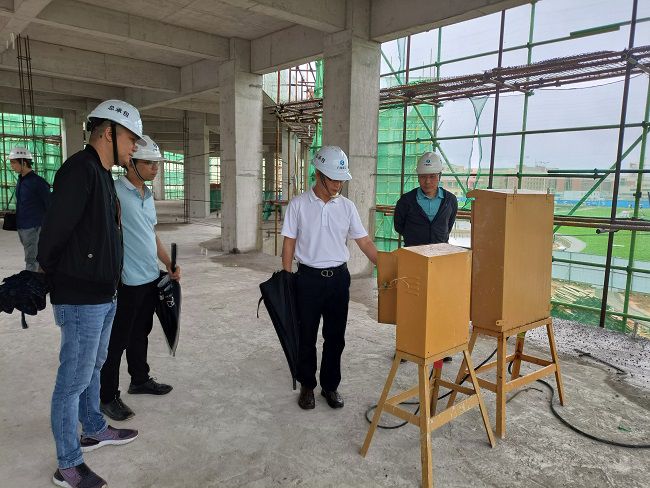 邓少新带队到广西工业职业技术学院项目查抄。龙兆开 摄（建图）.jpg