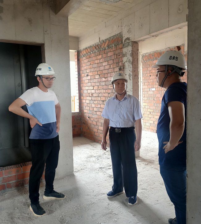 张强到竹塘路项目领导创优工作。胡江 摄（建图）.jpg