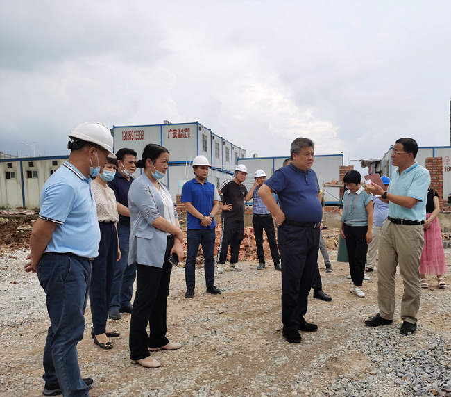 调研现场。李绍瑜 摄（建图）.png