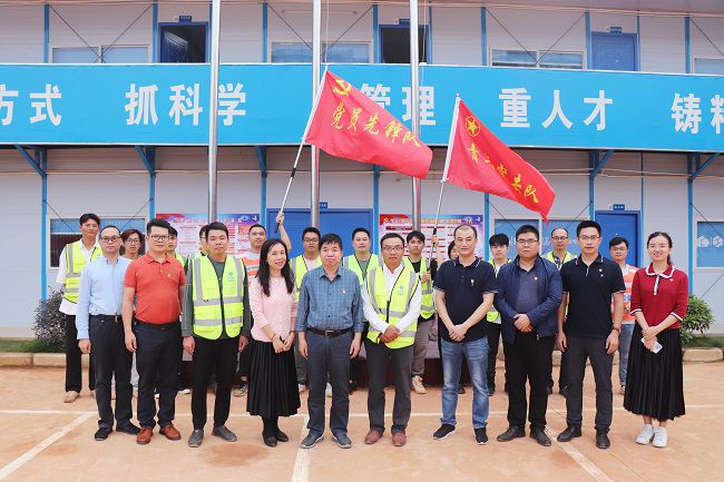 合影留想。周煜川 摄（建图）.jpg