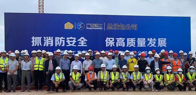 合影留想。熊赞 摄（建图）.jpg