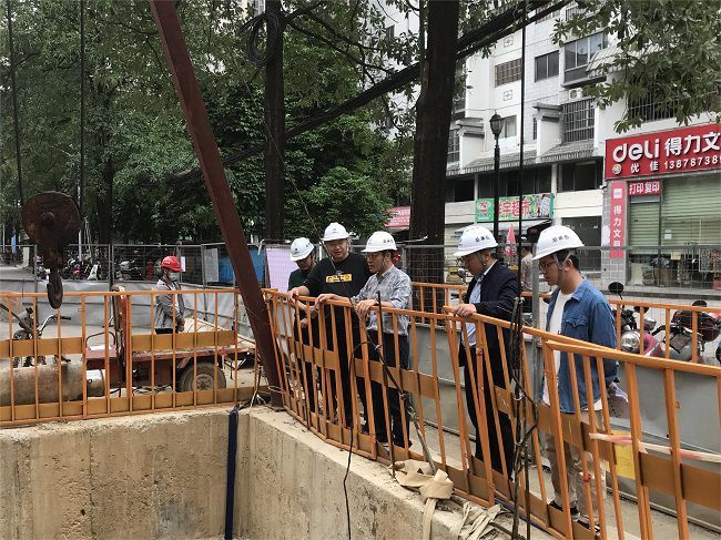 查抄现场。韦吉亮 摄（建图）.jpg