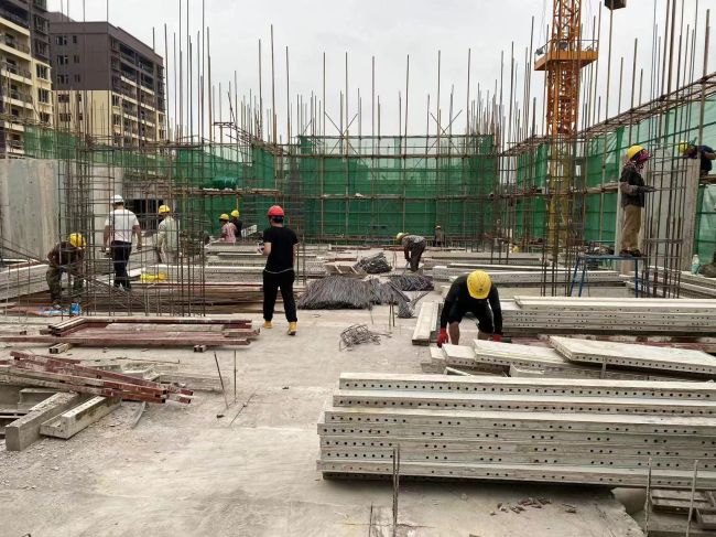 楼面施工。马幼云 摄（建图）.jpg