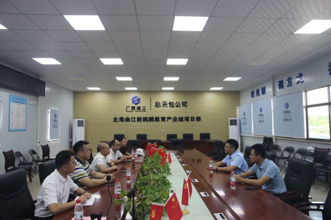 座谈会现场。梁红玉 摄（建图）.jpg