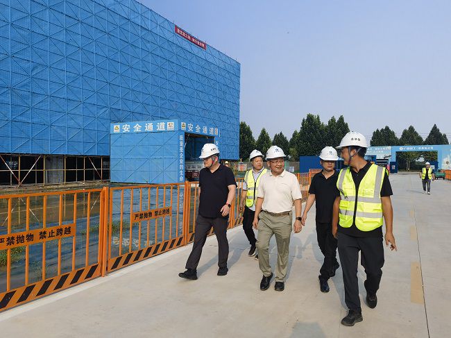 查抄现场。杨醒晨 摄（建图）.jpg