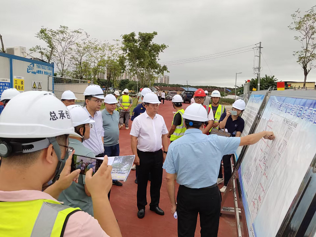 调研现场。陈家杰 摄（建图）.png